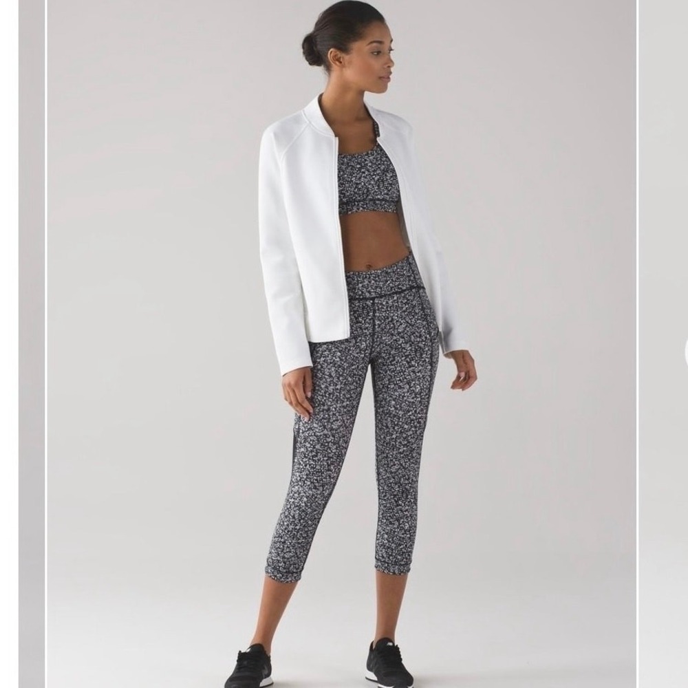 Lululemon Sole Training Crop Daisy Dust Alpine White Black Sz 2 Mesh Pockets
